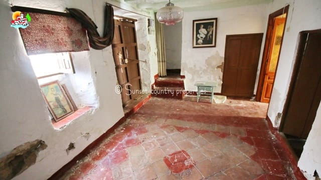 Ruin till salu i Iznájar - 39 900 € (Ref: 8513803)