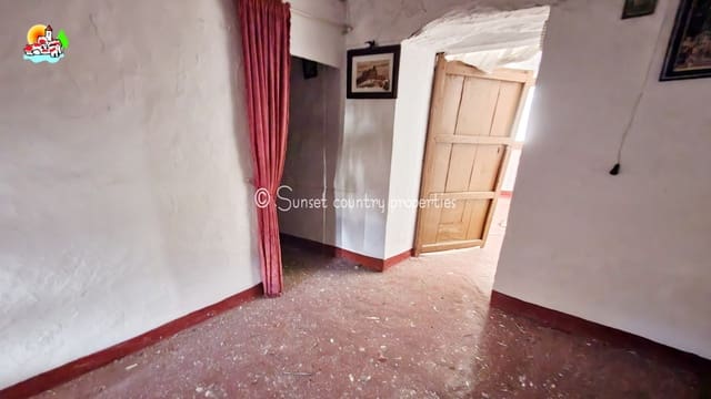 Ruin till salu i Iznájar - 39 900 € (Ref: 8513803)