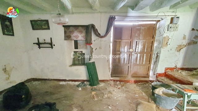 Ruin till salu i Iznájar - 39 900 € (Ref: 8513803)