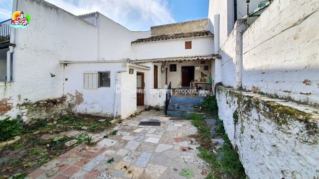 Ruin till salu i Iznájar - 39 900 € (Ref: 8513803)