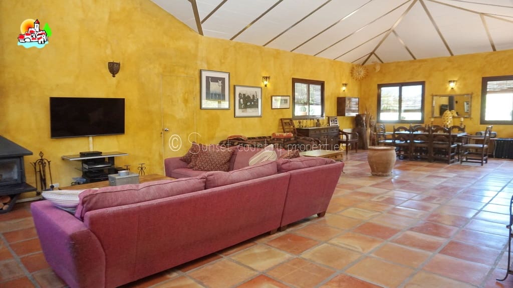 4 quarto Quinta/Casa Rural para venda em Iznajar com piscina - 449 950 € (Ref: 8848262)