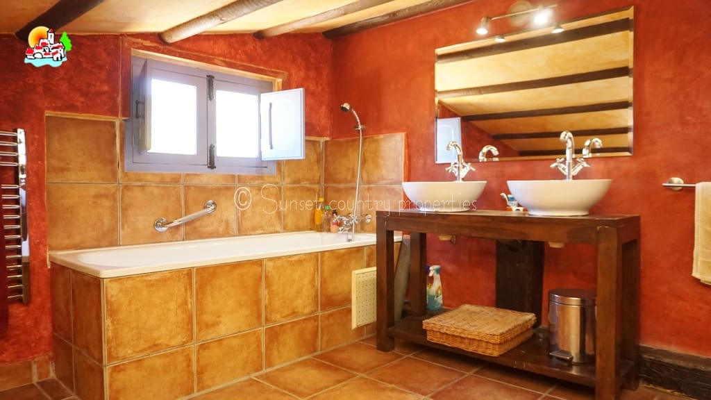 4 quarto Quinta/Casa Rural para venda em Iznajar com piscina - 449 950 € (Ref: 8848262)