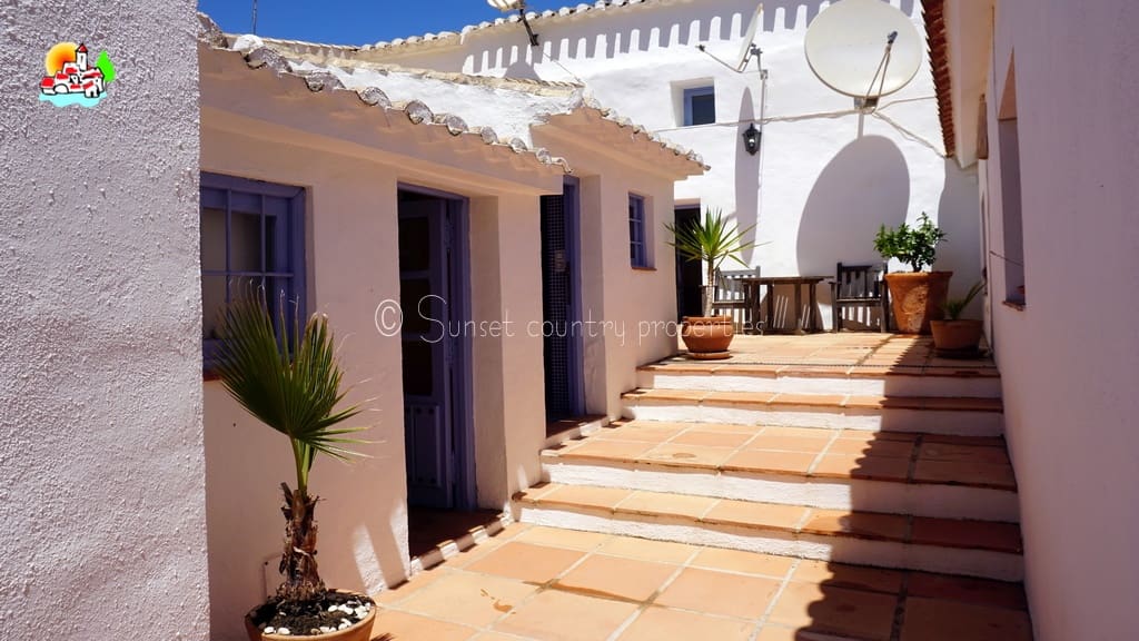 4 quarto Quinta/Casa Rural para venda em Iznajar com piscina - 449 950 € (Ref: 8848262)