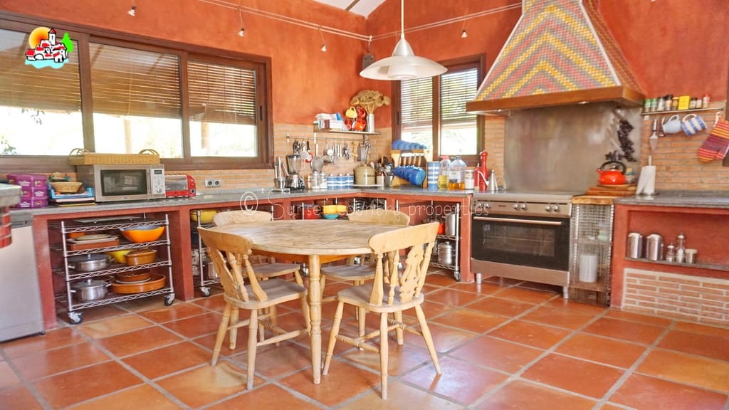 4 quarto Quinta/Casa Rural para venda em Iznajar com piscina - 449 950 € (Ref: 8848262)