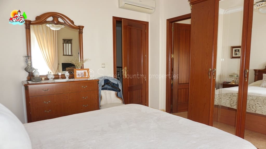 3 soveværelse Byhus til salg i Archidona - € 155.000 (Ref: 8850636)