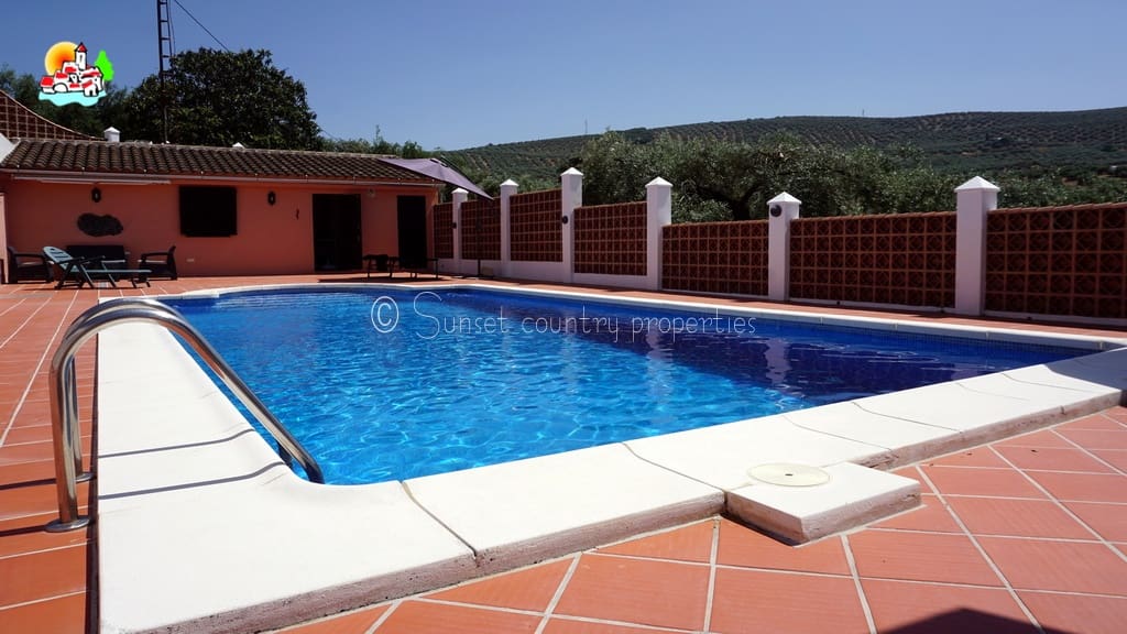 4 bedroom Finca/Country House for sale in Iznajar with pool - € 439,000 (Ref: 9087384)