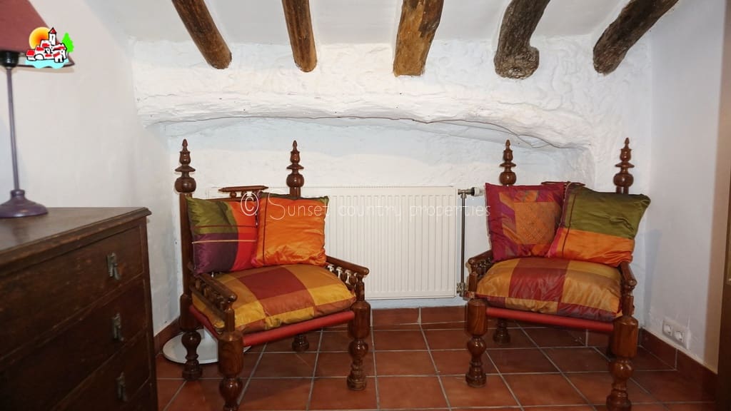 4 bedroom Finca/Country House for sale in Iznajar with pool - € 439,000 (Ref: 9087384)