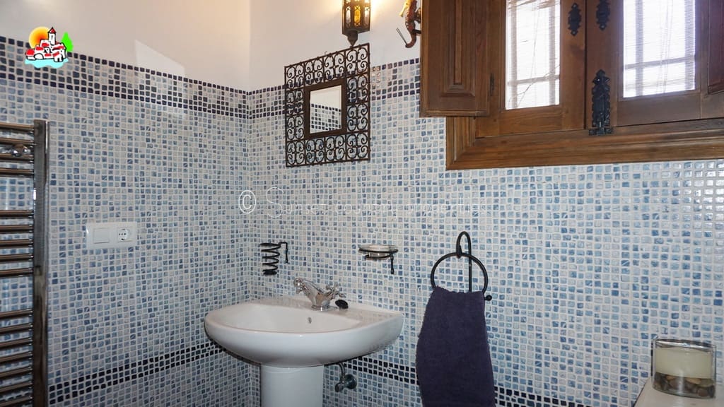 4 bedroom Finca/Country House for sale in Iznajar with pool - € 439,000 (Ref: 9087384)