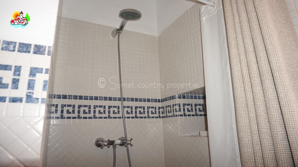 4 bedroom Finca/Country House for sale in Iznajar with pool - € 439,000 (Ref: 9087384)