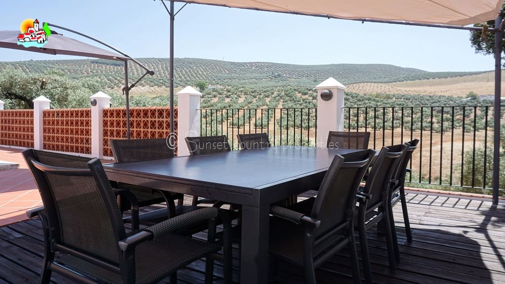 4 bedroom Finca/Country House for sale in Iznajar with pool - € 439,000 (Ref: 9087384)