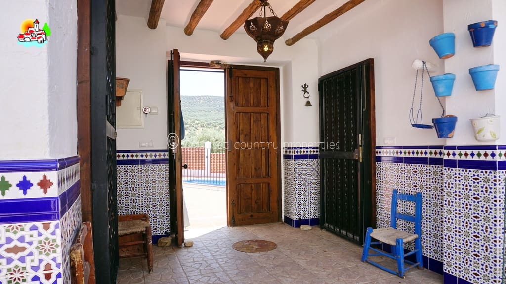 4 bedroom Finca/Country House for sale in Iznajar with pool - € 439,000 (Ref: 9087384)