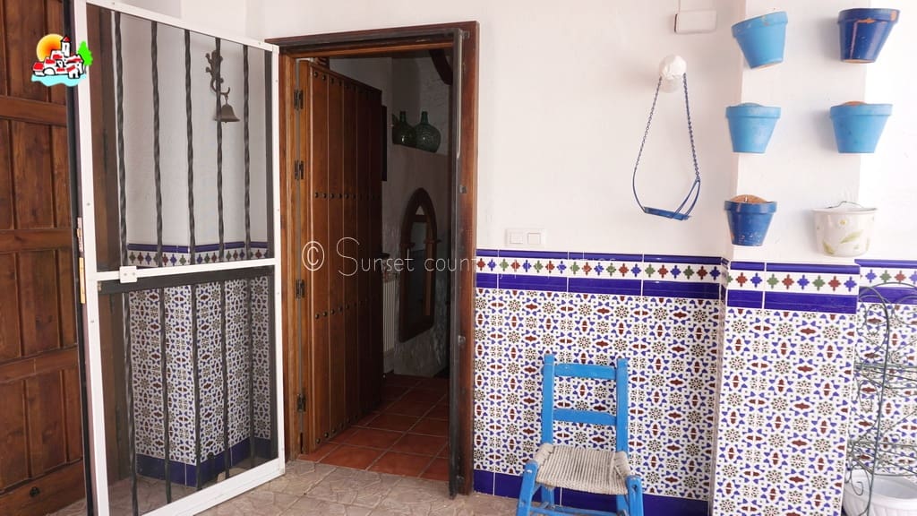 4 bedroom Finca/Country House for sale in Iznajar with pool - € 439,000 (Ref: 9087384)