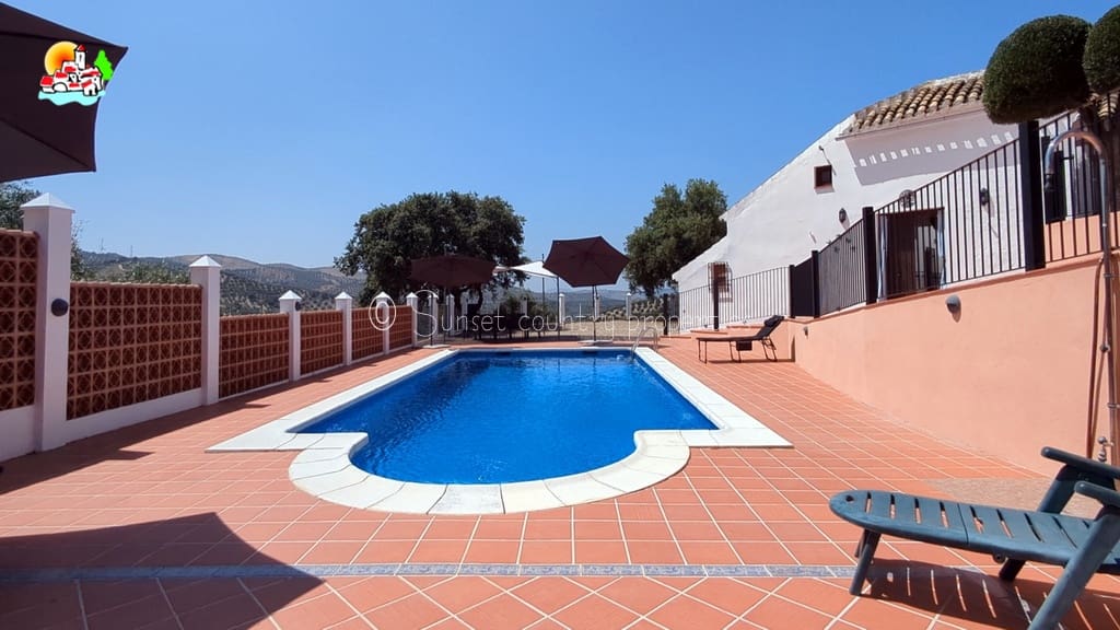4 bedroom Finca/Country House for sale in Iznajar with pool - € 439,000 (Ref: 9087384)