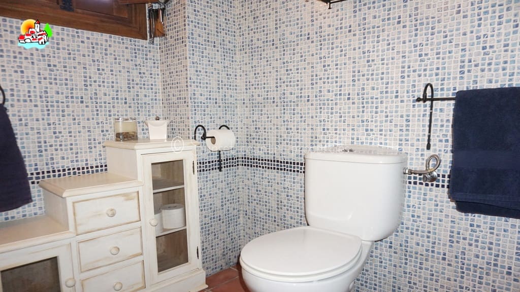 4 bedroom Finca/Country House for sale in Iznajar with pool - € 439,000 (Ref: 9087384)