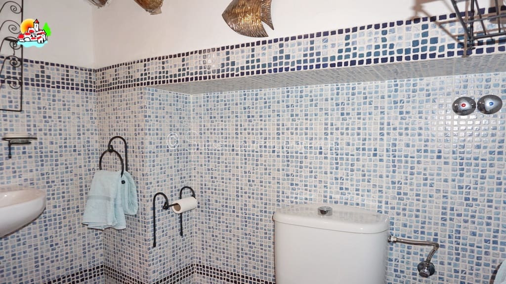 4 bedroom Finca/Country House for sale in Iznajar with pool - € 439,000 (Ref: 9087384)