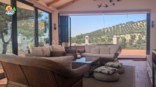 4 bedroom Finca/Country House for sale in Iznájar with pool - € 439,000 (Ref: 9087384)