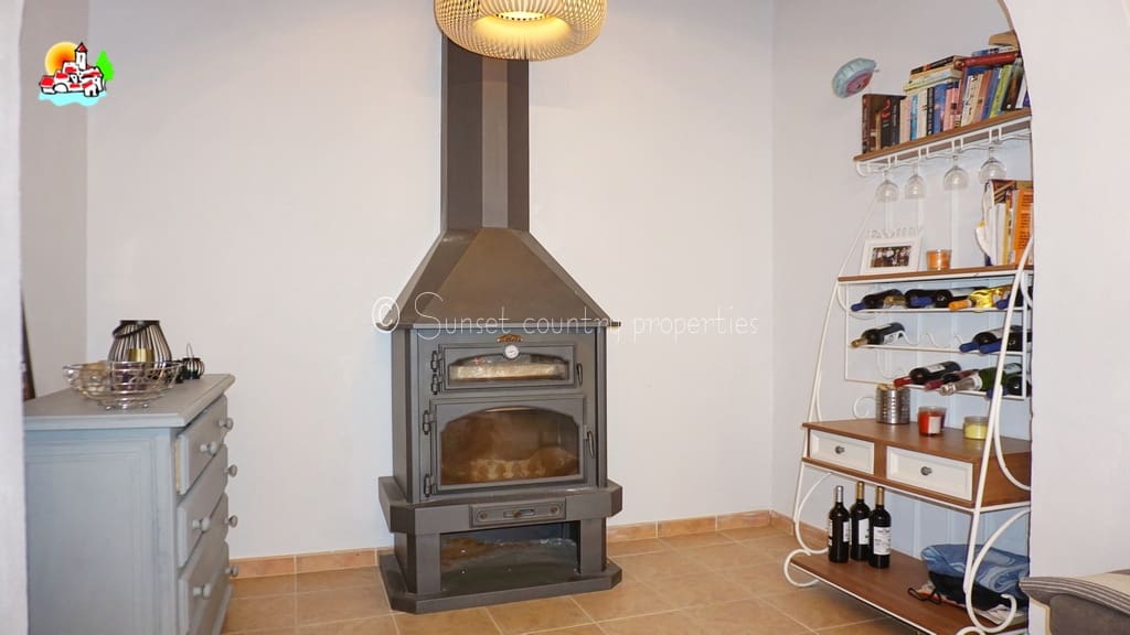 4 soveværelse Finca/Landehus til salg i Loja med swimmingpool garage - € 649.950 (Ref: 9104890)