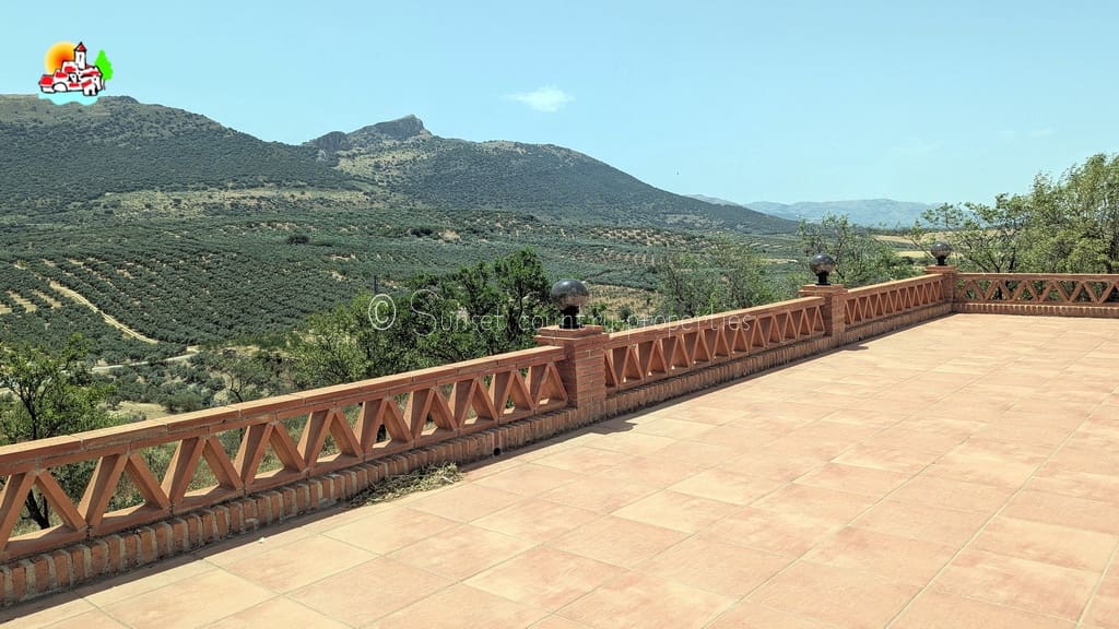 4 soveværelse Finca/Landehus til salg i Loja med swimmingpool garage - € 649.950 (Ref: 9104890)