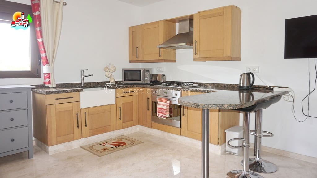 4 soveværelse Finca/Landehus til salg i Loja med swimmingpool garage - € 649.950 (Ref: 9104890)