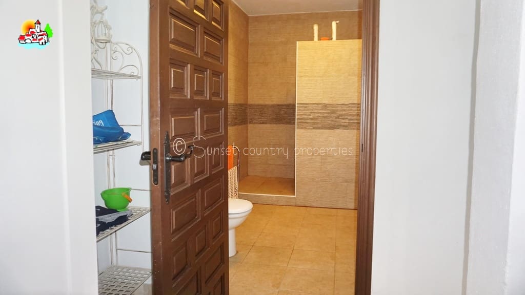 4 soveværelse Finca/Landehus til salg i Loja med swimmingpool garage - € 649.950 (Ref: 9104890)