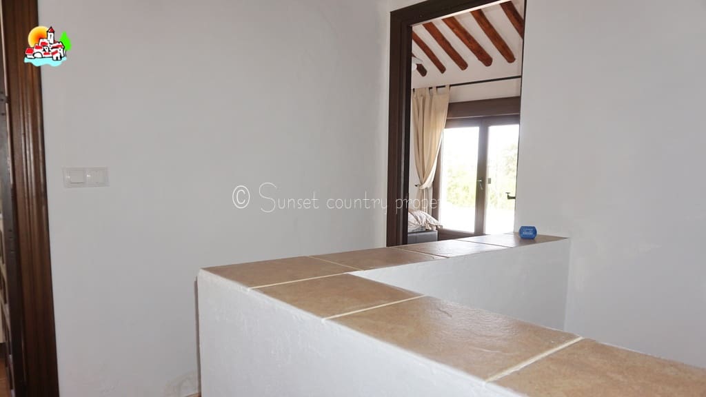 4 soveværelse Finca/Landehus til salg i Loja med swimmingpool garage - € 649.950 (Ref: 9104890)