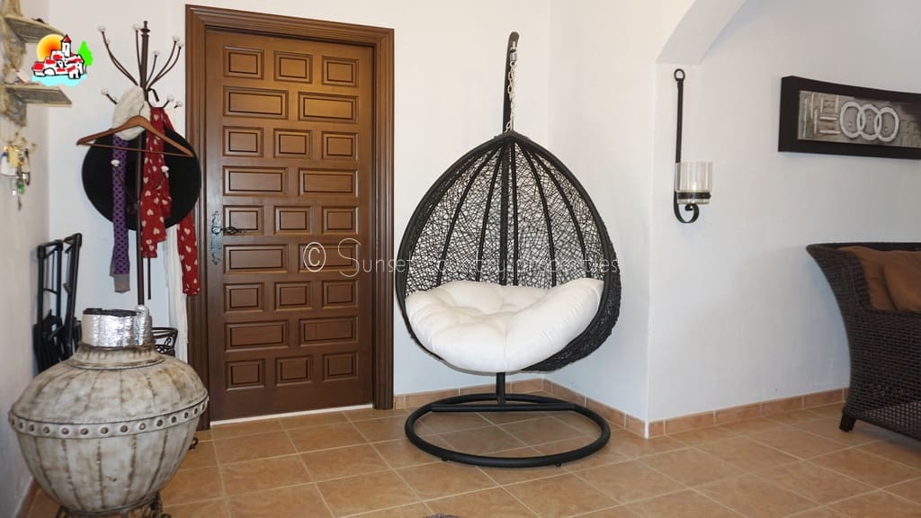 4 soveværelse Finca/Landehus til salg i Loja med swimmingpool garage - € 649.950 (Ref: 9104890)