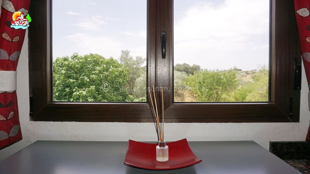 4 soveværelse Finca/Landehus til salg i Loja med swimmingpool garage - € 649.950 (Ref: 9104890)