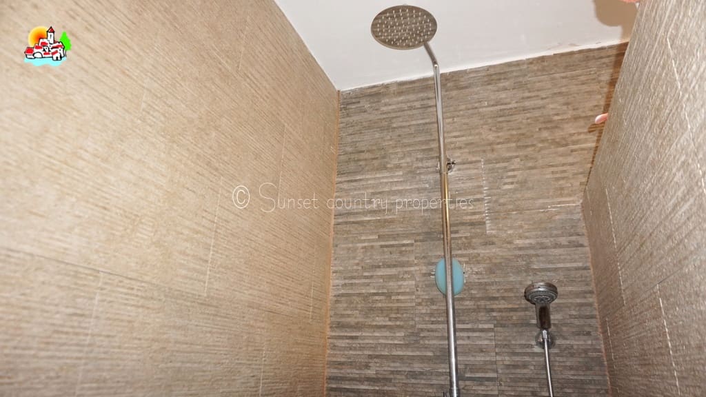 4 soveværelse Finca/Landehus til salg i Loja med swimmingpool garage - € 649.950 (Ref: 9104890)