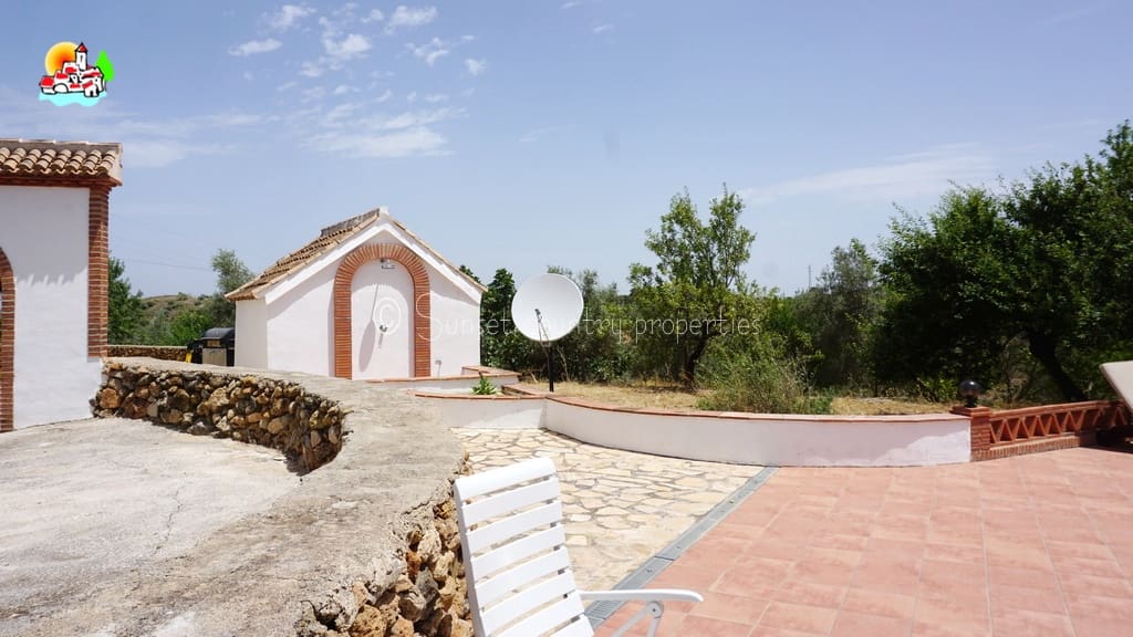 4 soveværelse Finca/Landehus til salg i Loja med swimmingpool garage - € 649.950 (Ref: 9104890)