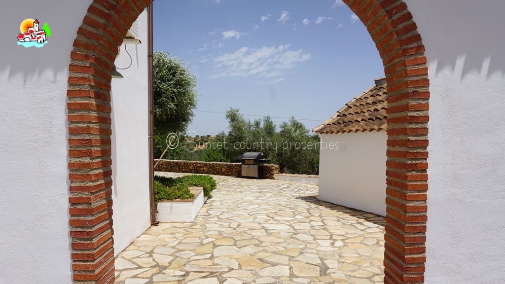 4 soveværelse Finca/Landehus til salg i Loja med swimmingpool garage - € 649.950 (Ref: 9104890)