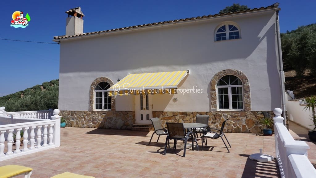 5 soveværelse Finca/Landehus til salg i Iznajar med swimmingpool garage - € 299.950 (Ref: 9128777)