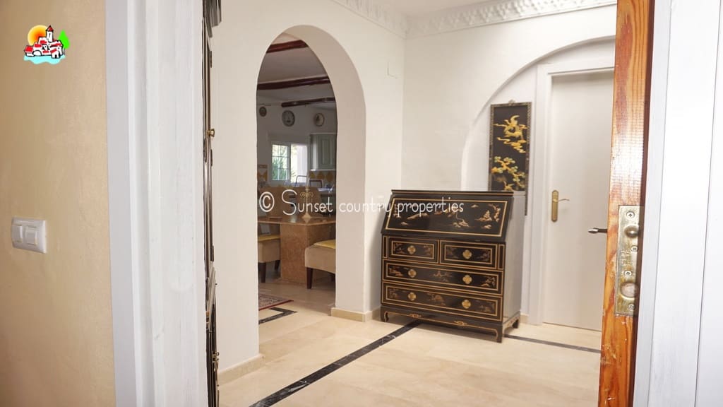 5 soveværelse Finca/Landehus til salg i Iznajar med swimmingpool garage - € 299.950 (Ref: 9128777)