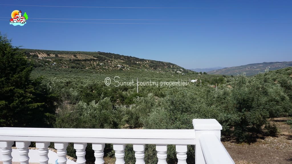 5 soveværelse Finca/Landehus til salg i Iznajar med swimmingpool garage - € 299.950 (Ref: 9128777)