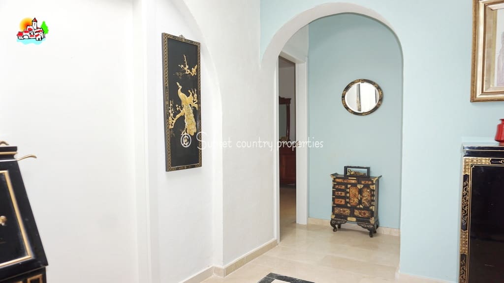 5 soveværelse Finca/Landehus til salg i Iznajar med swimmingpool garage - € 299.950 (Ref: 9128777)