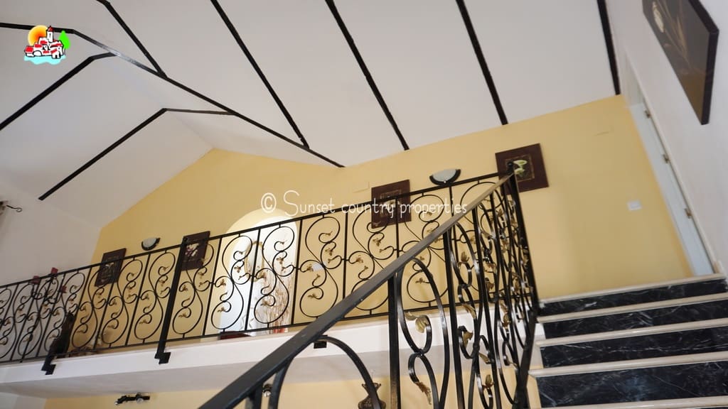 5 soveværelse Finca/Landehus til salg i Iznajar med swimmingpool garage - € 299.950 (Ref: 9128777)