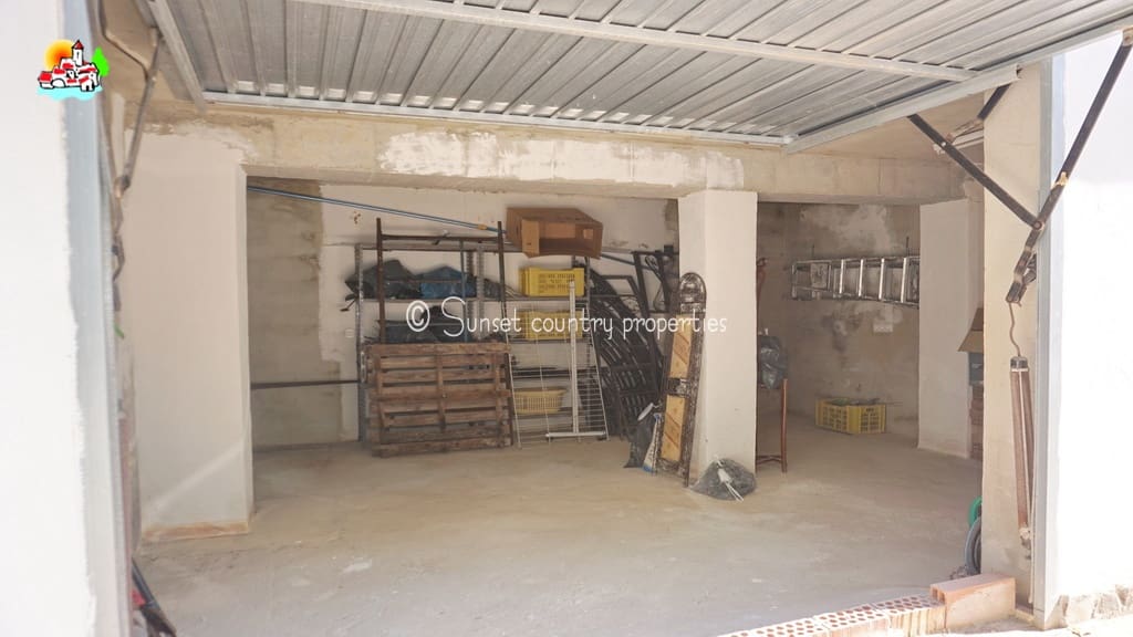 5 soveværelse Finca/Landehus til salg i Iznajar med swimmingpool garage - € 299.950 (Ref: 9128777)