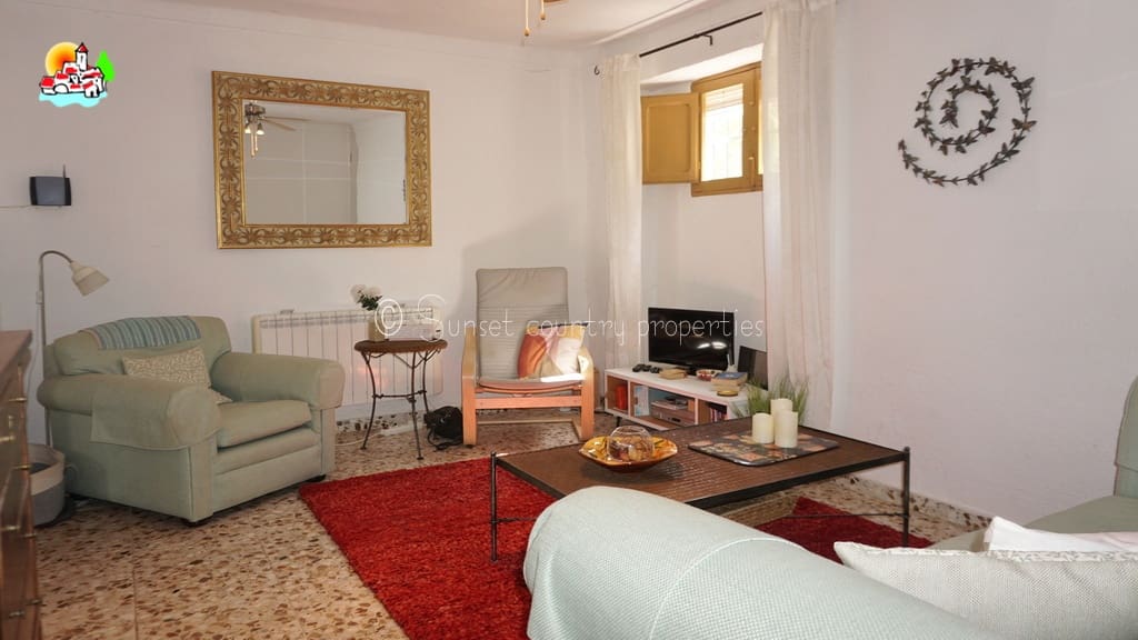 3 soveværelse Finca/Landehus til salg i Iznajar med swimmingpool garage - € 279.950 (Ref: 9128783)