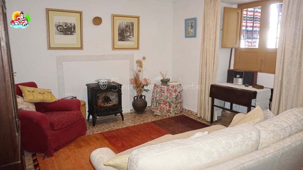 3 soveværelse Finca/Landehus til salg i Iznajar med swimmingpool garage - € 279.950 (Ref: 9128783)