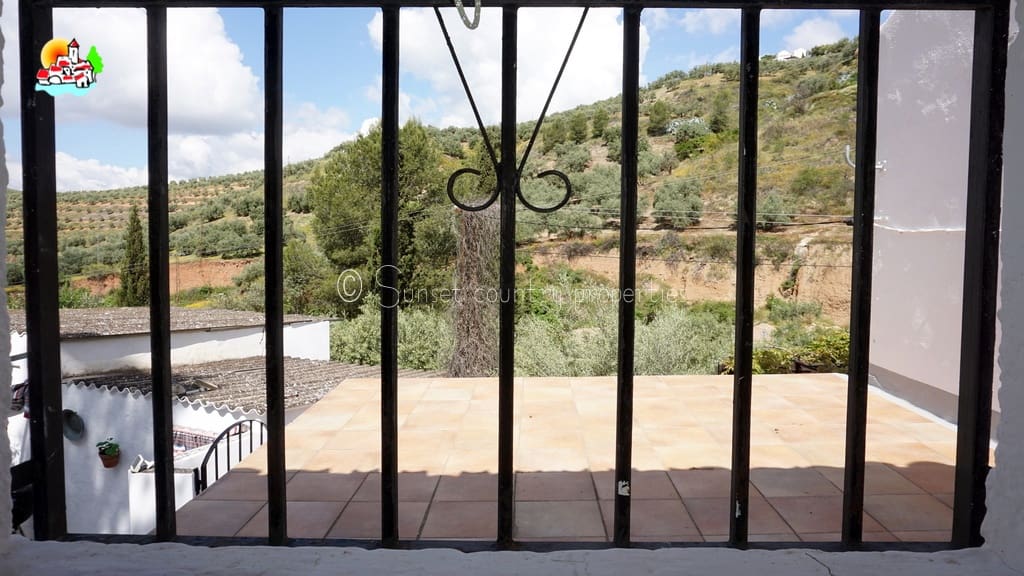 3 soveværelse Finca/Landehus til salg i Iznajar med swimmingpool garage - € 279.950 (Ref: 9128783)