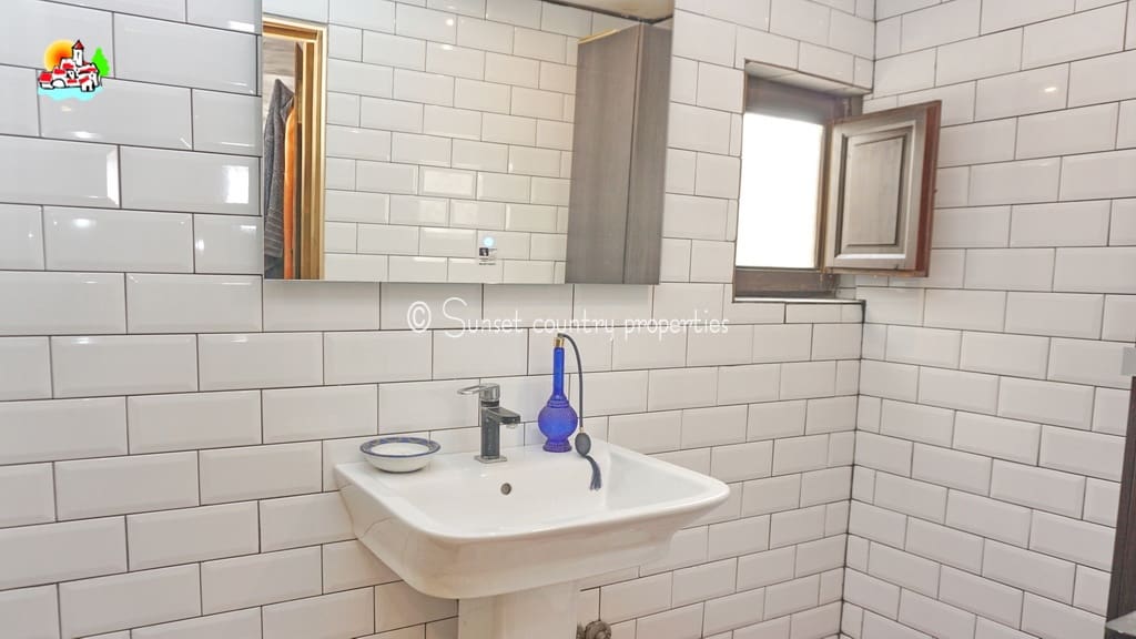 7 slaapkamer Finca/Landhuis te koop in Iznajar - € 375.000 (Ref: 9134965)