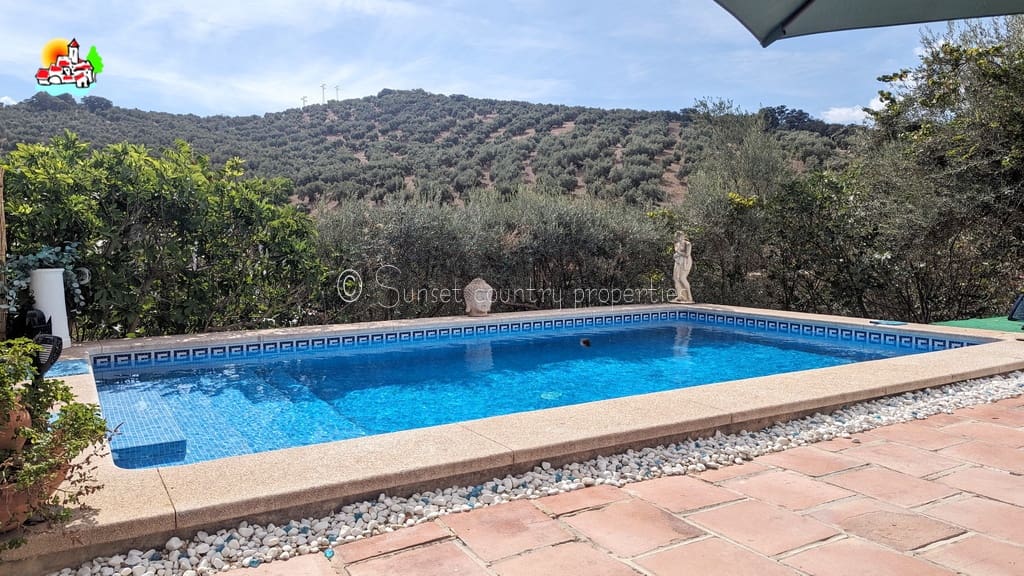 7 slaapkamer Finca/Landhuis te koop in Iznajar - € 375.000 (Ref: 9134965)