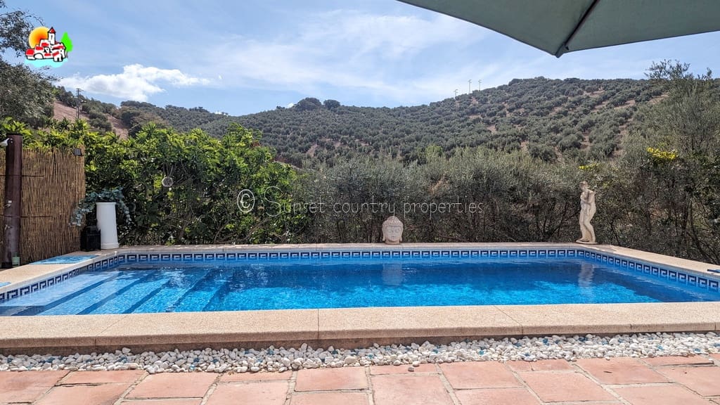 7 slaapkamer Finca/Landhuis te koop in Iznajar - € 375.000 (Ref: 9134965)