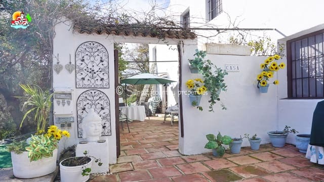 7 bedroom Finca/Country House for sale in Iznájar - € 375,000 (Ref: 9134965)