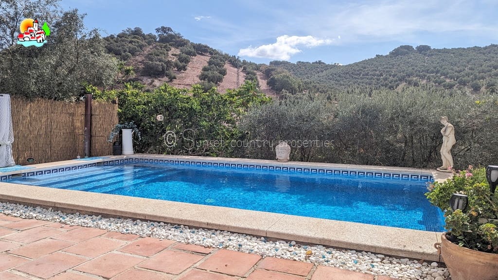 7 slaapkamer Finca/Landhuis te koop in Iznajar - € 375.000 (Ref: 9134965)