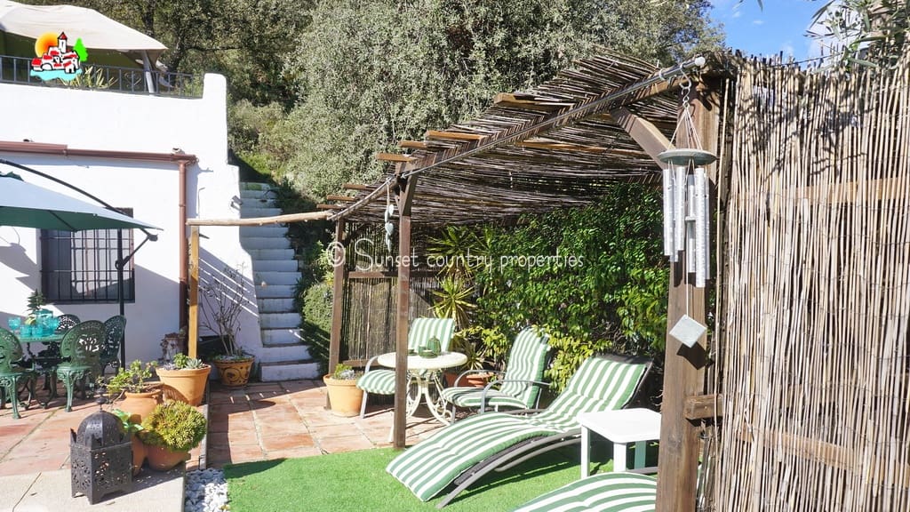 7 slaapkamer Finca/Landhuis te koop in Iznajar - € 375.000 (Ref: 9134965)