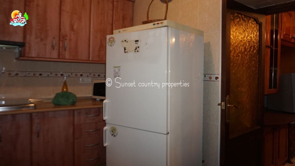 4 soverom Hus til salgs i Iznajar - € 114 900 (Ref: 9135037)