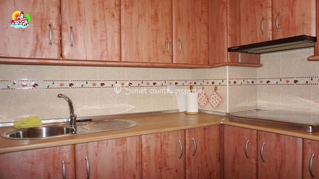 4 soverom Hus til salgs i Iznajar - € 114 900 (Ref: 9135037)