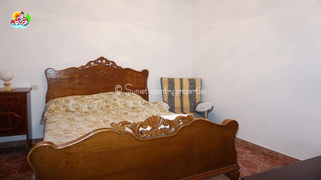 4 soverom Hus til salgs i Iznajar - € 114 900 (Ref: 9135037)