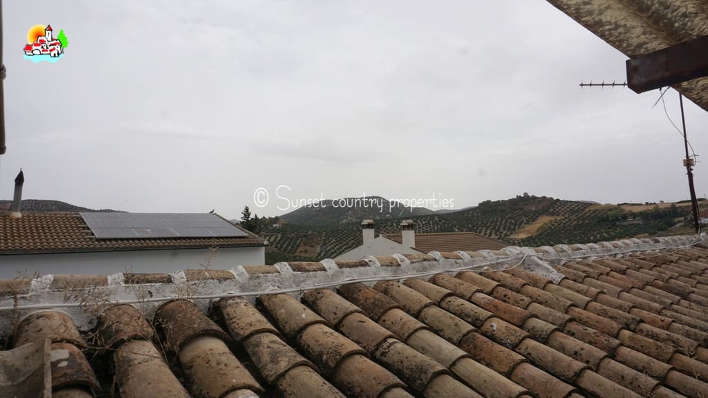 4 soverom Hus til salgs i Iznajar - € 114 900 (Ref: 9135037)