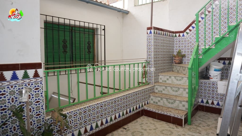 4 soverom Hus til salgs i Iznajar - € 114 900 (Ref: 9135037)